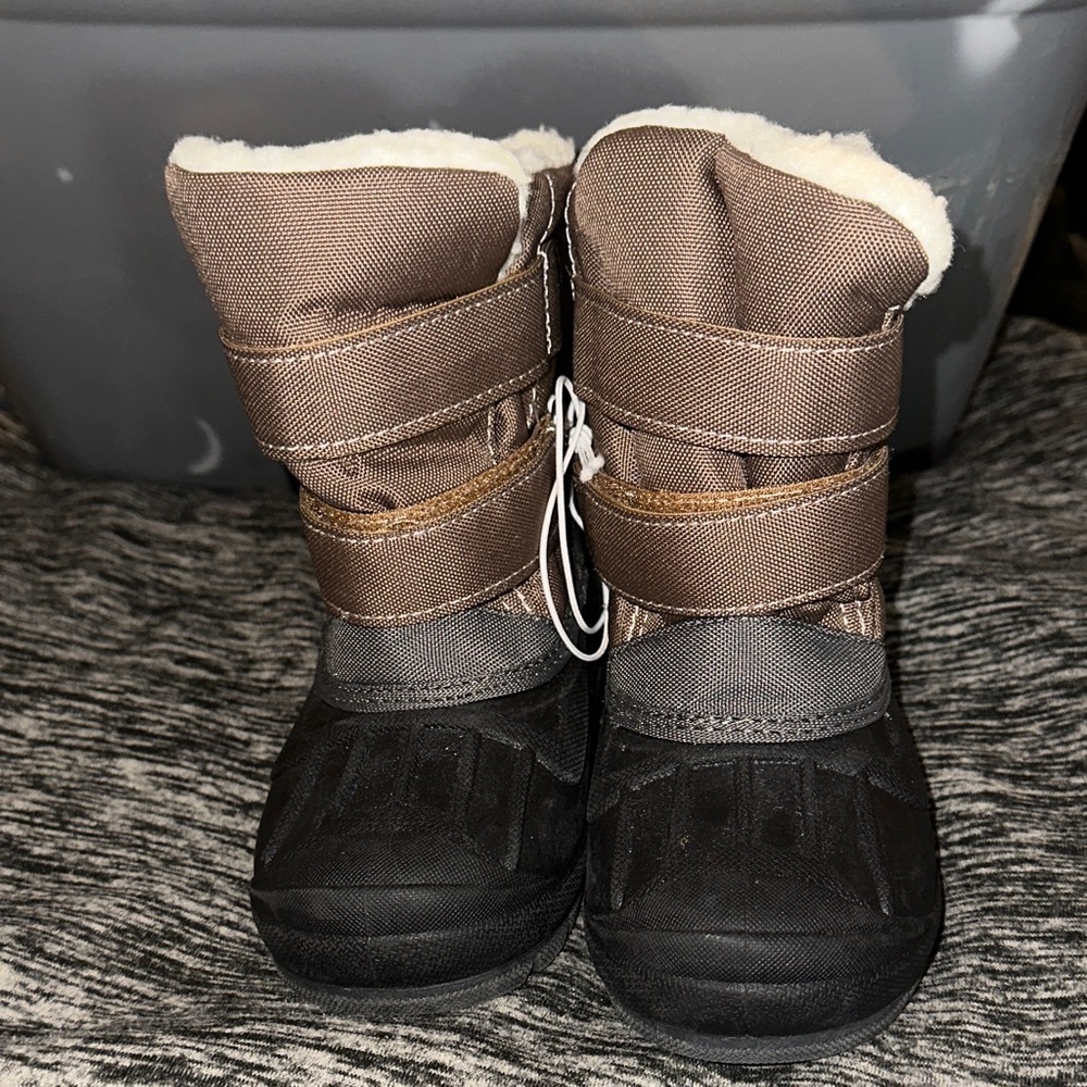 Cat & Jack Target Thermolite Lining Waterproof Black & Brown